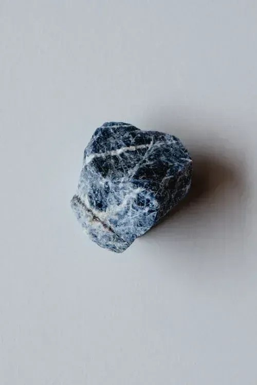 Pedra sodalita • Pexels
