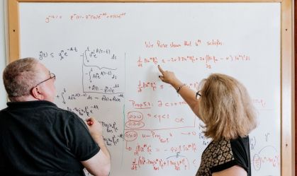Professora da UFRJ é eleita presidente de centro de matemática francês