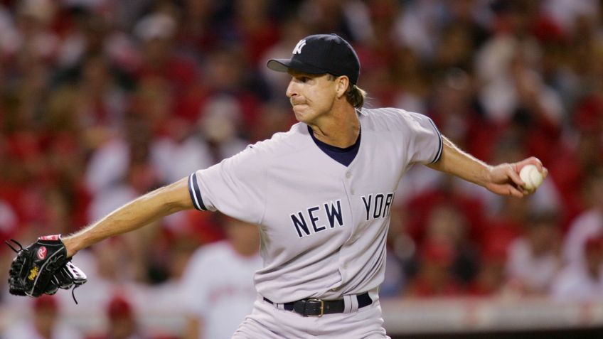 O arremessador Randy Johnson precisou se adequar à política de aparência dos Yankees • Linda Cataffo/NY Daily News Archive via Getty Images