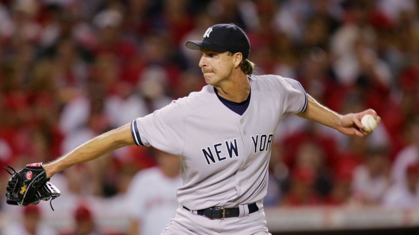 O arremessador Randy Johnson precisou se adequar à política de aparência dos Yankees • Linda Cataffo/NY Daily News Archive via Getty Images