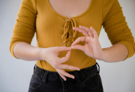 5 perfis no TikTok para quem quer aprender Libras