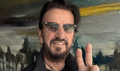 Ringo Starr diz que revisou o roteiro de cinebiografia: "Não éramos nós"