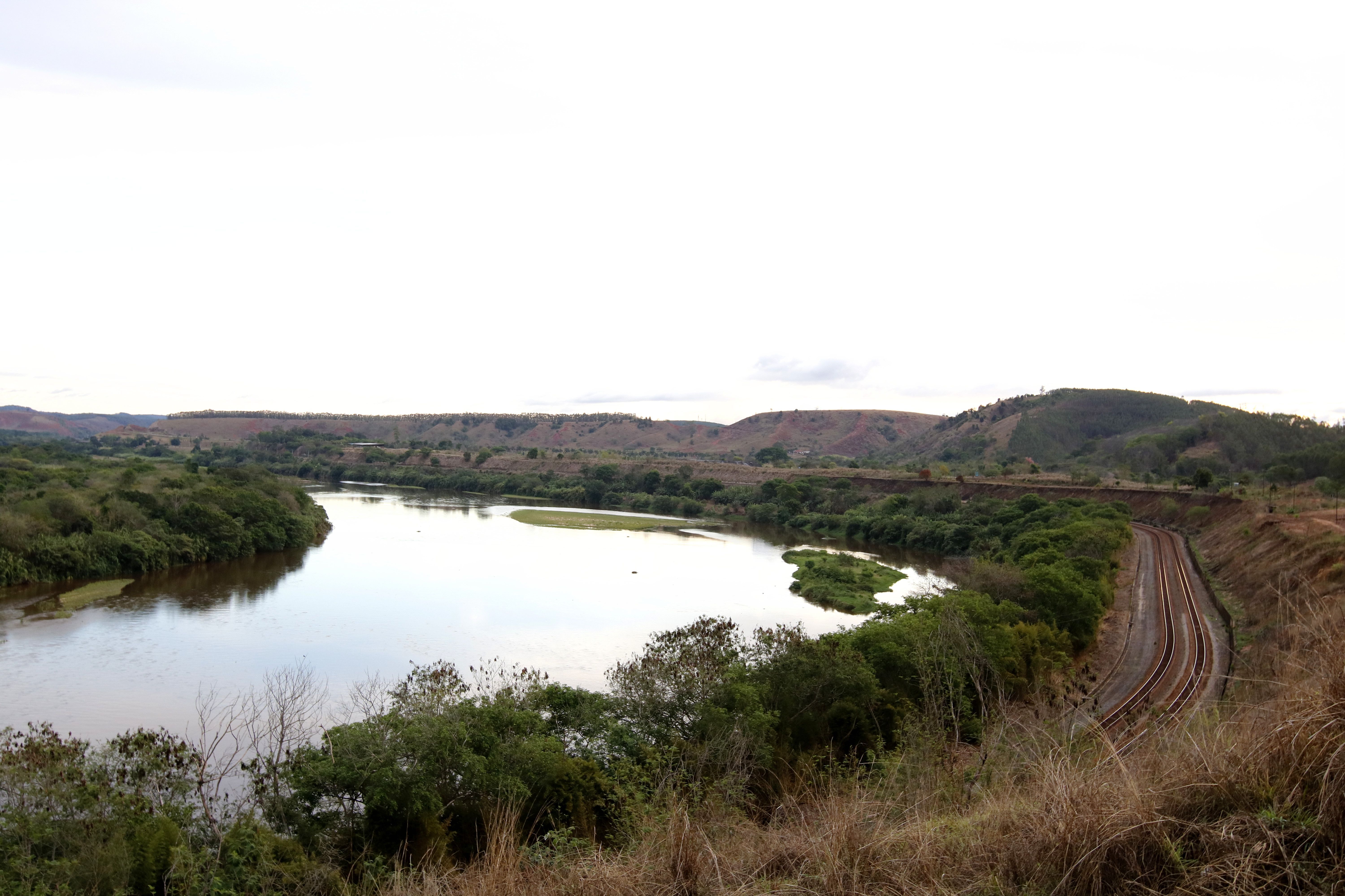 Trecho do rio Doce na região de Periquito(MG).