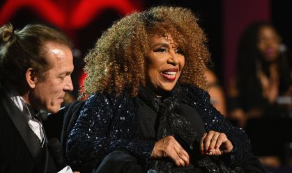 Morre Roberta Flack, voz de "Killing Me Softly", aos 88 anos