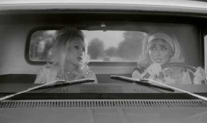 Sabrina Carpenter recebeu Dolly Parton para o remix de "Please Please Please"