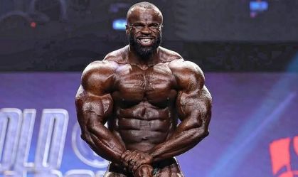 Samson Dauda, atual campeão do Mr. Olympia na categoria Open, conquistou o Arnold Classic Ohio em 2023, foi vice em 2024 e vai participar do torneio deste ano