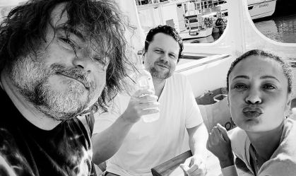 Selton Mello posta foto com Jack Black nos bastidores de "Anaconda"