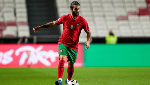 Sérgio Oliveira em partida da Seleção de Portugal
