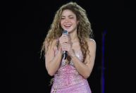 Shakira escolhe look de estilista brasileiro em show no Rio de Janeiro