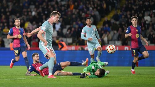 Marcos Llorente comemora o terceiro gol do Atlético de Madrid contra o Barcelona