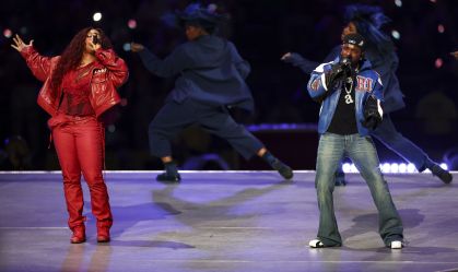 "Você é um profeta", diz SZA sobre Kendrick Lamar após show no Super Bowl