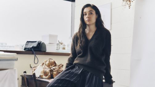 Designer britânica Talia Lipkin-Connor está lidando com as mudanças no cenário da moda do Reino Unido