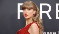 Taylor Swift revela como lida com a mídia: "Difícil me machucar"