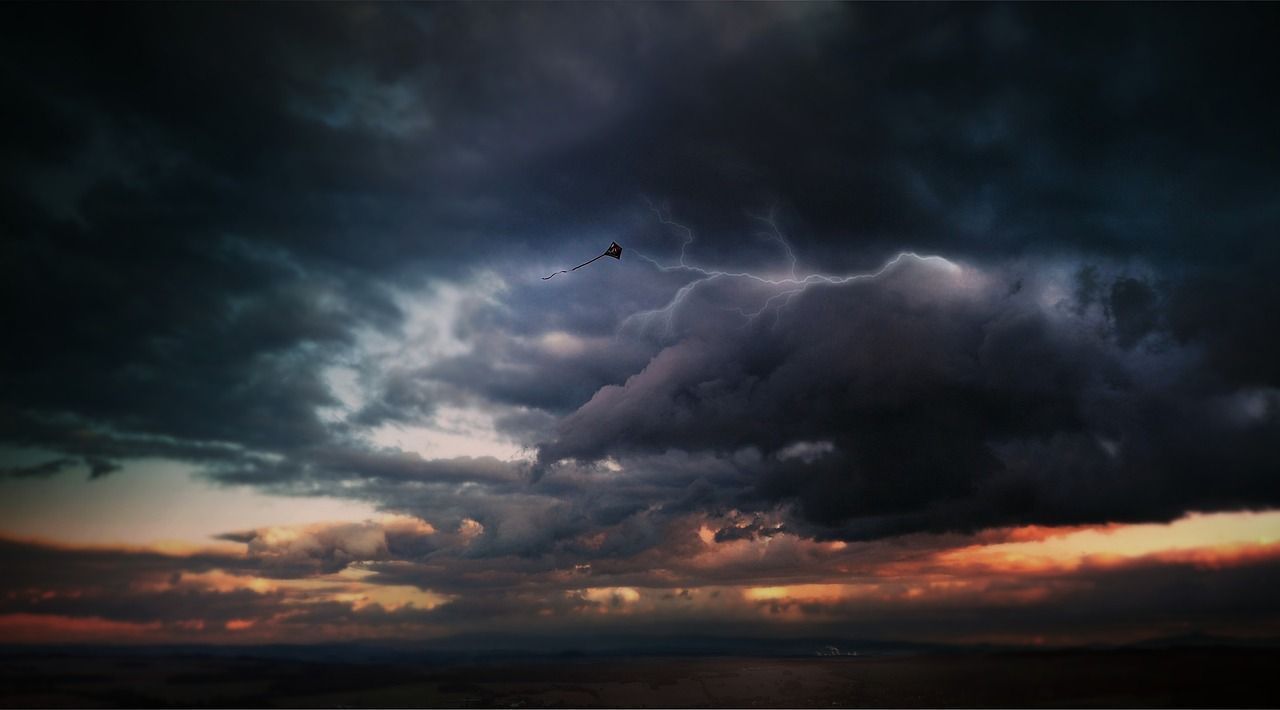 Foto genérica: céu com nuvens/nublado/tempestades