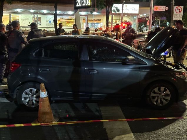 Tiro acertou vidro de carro nos Jardins, área nobre de SP • Adriana de Luca/CNN