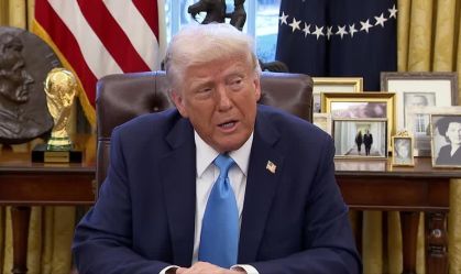 Presidente dos Estados Unidos retomou política de "pressão máxima" contra Teerã e assinou um memorando para impedir o Irã de ter arma nuclear.