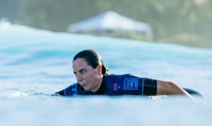 Surfista gay competirá nos Emirados Árabes após garantias de segurança