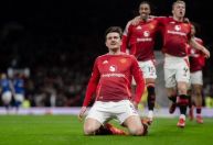 Maguire decide e Manchester United vence Ipswich de virada