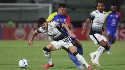 Lance de Universidad Central x Corinthians pela Libertadores