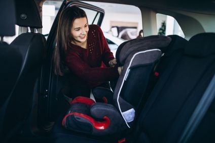 Criança com mais de 1 ano e menos de 4 anos, ou até 18 quilos deve andar na cadeirinha