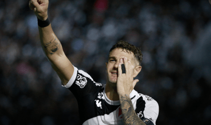 Vegetti comemora gol diante do Botafogo