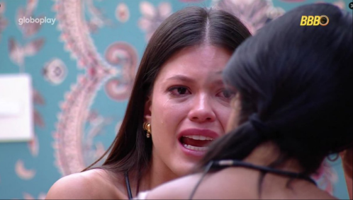 Ela se emocionou ao desabafar sobre a briga que teve no dia anterior, na dinâmica do Sincerão da noite anterior, com as irmãs Camilla e Thamiris