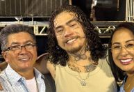 Mãe de Whindersson desabafa após internação do filho: "Volta logo"