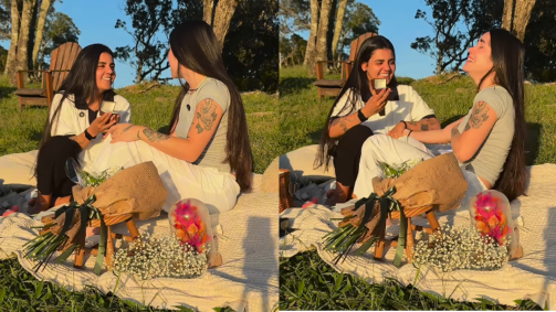 Antes do pedido, a cantora entregou um caderninho para a namorada, dizendo que deveriam escrever os motivos pelos quais se apaixonaram e lembranças do começo do relacionamento