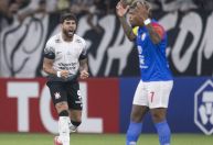 Corinthians flerta com o vexame, mas bate UCV e avança na Libertadores