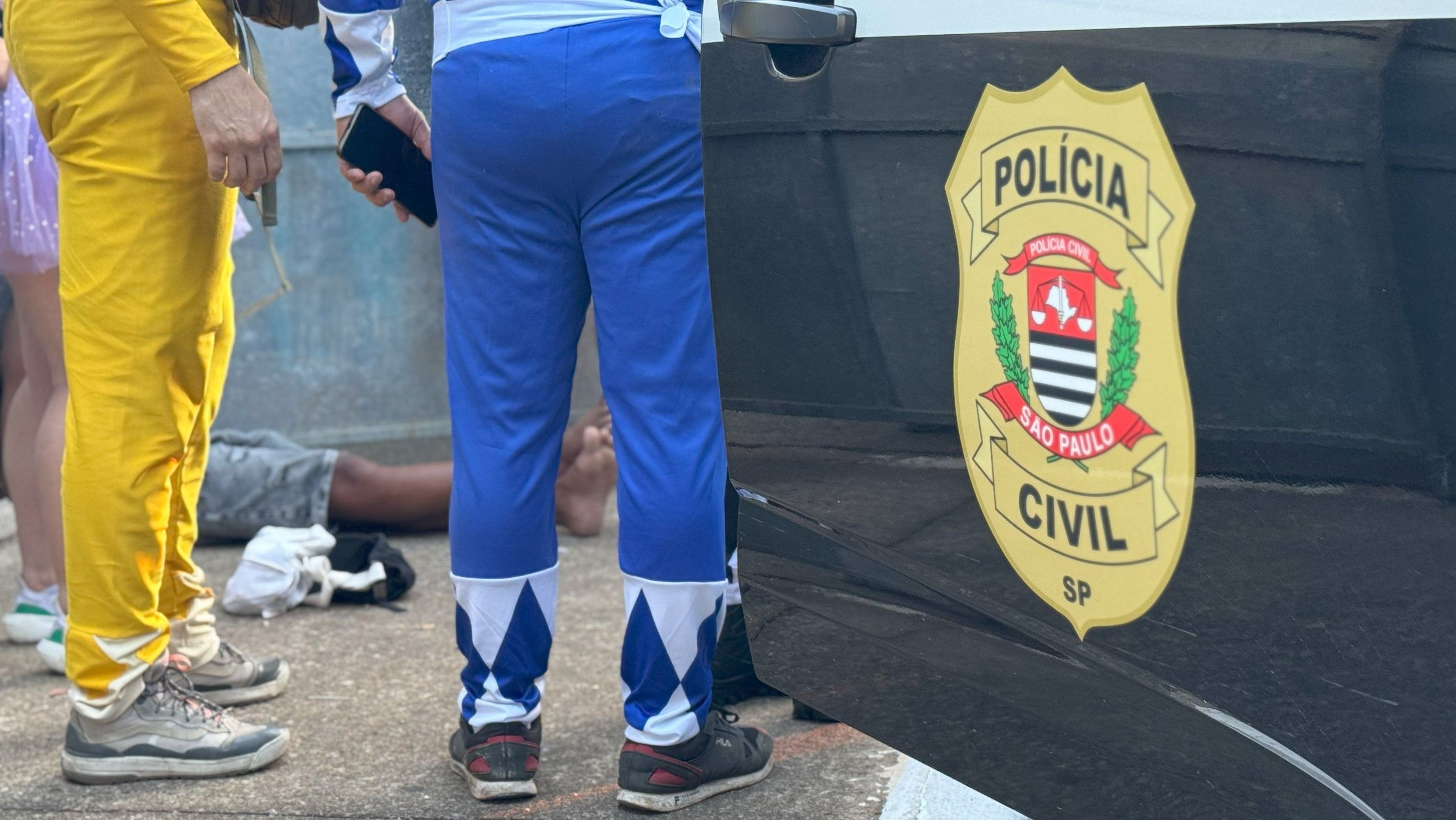 2/3/2025: Policiais fantasiados de "PowerRangers" prendem 3 e recuperam 11 celulares em Carnaval de rua na região do Parque Ibirapuera, em São Paulo