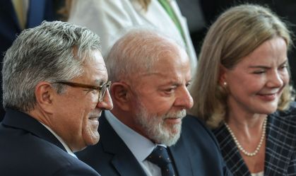 Análise: Gleisi e Padilha entregam "agressividade política" pedida por Lula