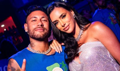 Ao lado da esposa, Neymar curte carnaval no Rio de Janeiro