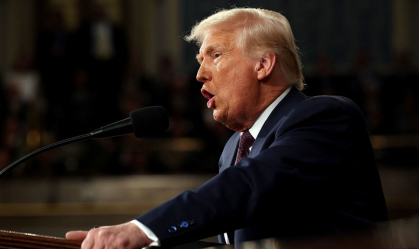 Trump anuncia tarifa de 25% a países que comprarem petróleo da Venezuela