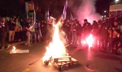 Israel: Manifestantes protestam em frente à casa de Netanyahu