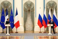 Rússia diz que discurso de Macron contém "notas de chantagem nuclear"