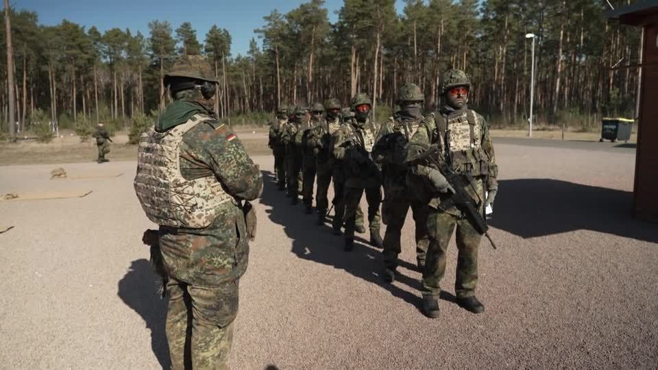 Ukraine war drives German civilians to military training programme