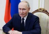 Putin parabeniza papa Leão XIV e diz confiar em "diálogo construtivo"