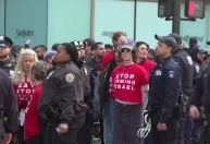 Manifestantes ocupam Trump Tower após prisão de estudante palestino