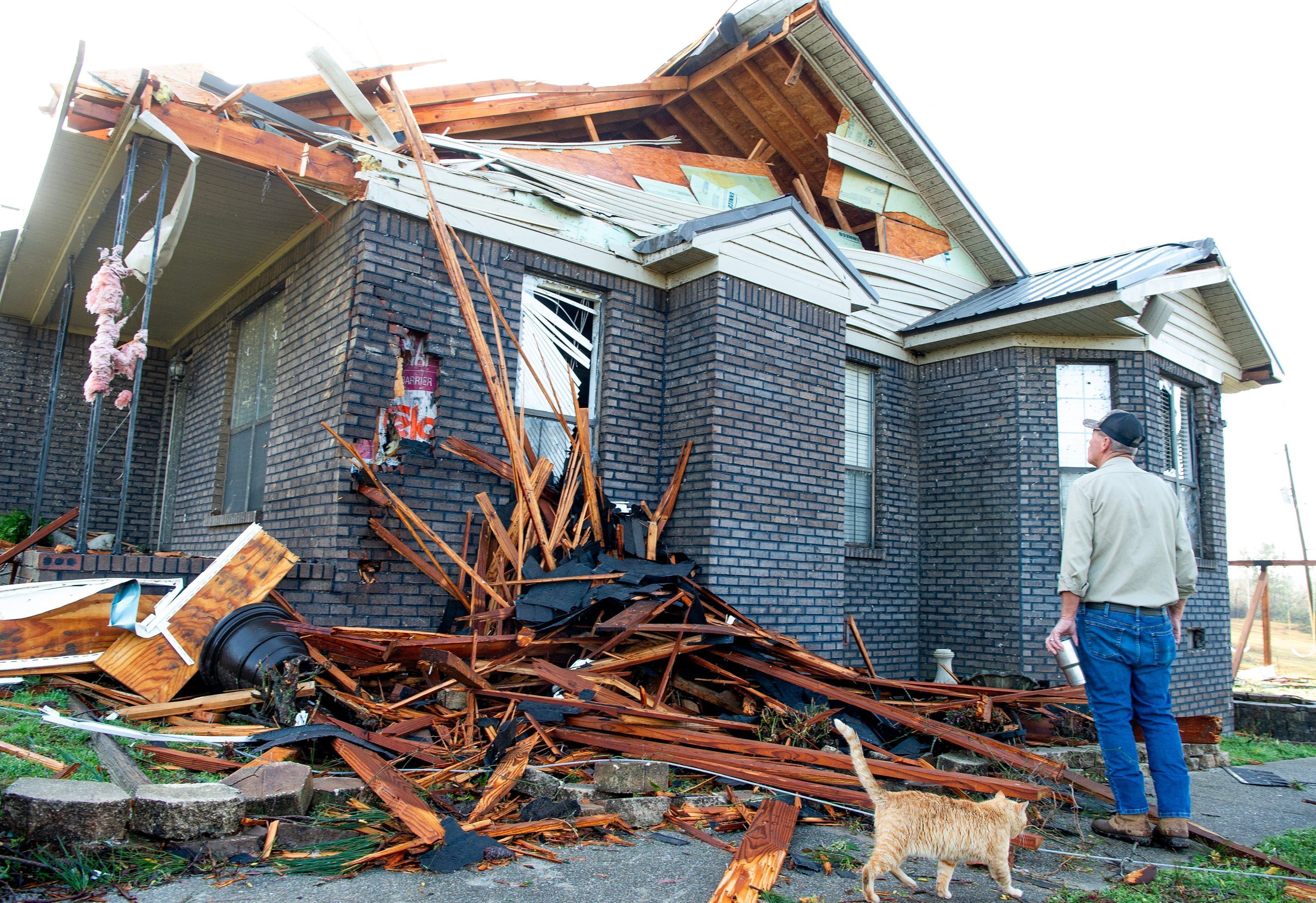 Casa destruída por tempestade nos EUA.