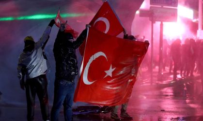 Mais de mil pessoas são detidas durante protestos na Turquia, diz ministro