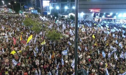 Manifestantes protestam contra governo de Netanyahu em Tel Aviv