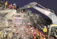 Socorristas chineses resgatam seis sobreviventes de terremoto em Mianmar