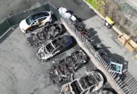 Incêndio em concessionária destrói pelo menos 17 Teslas na Itália
