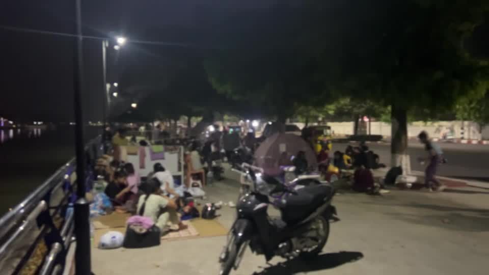 Mandalay residents stay on the road as aftershocks continue in Myanmar