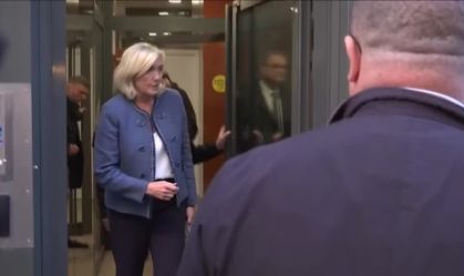 "Condenação não significa que vou me aposentar da política", diz Le Pen