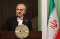Presidente do Irã afirma que Teerã não cederá em negociações