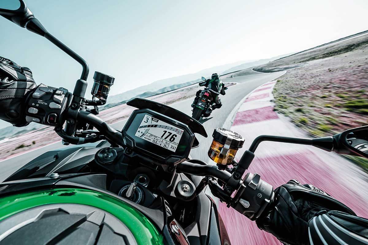 Moto esportiva Kawasaki Z H2 chega ao Brasil com motor de 200 cv