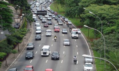 Quais são as multas de trânsito mais graves e seus valores?