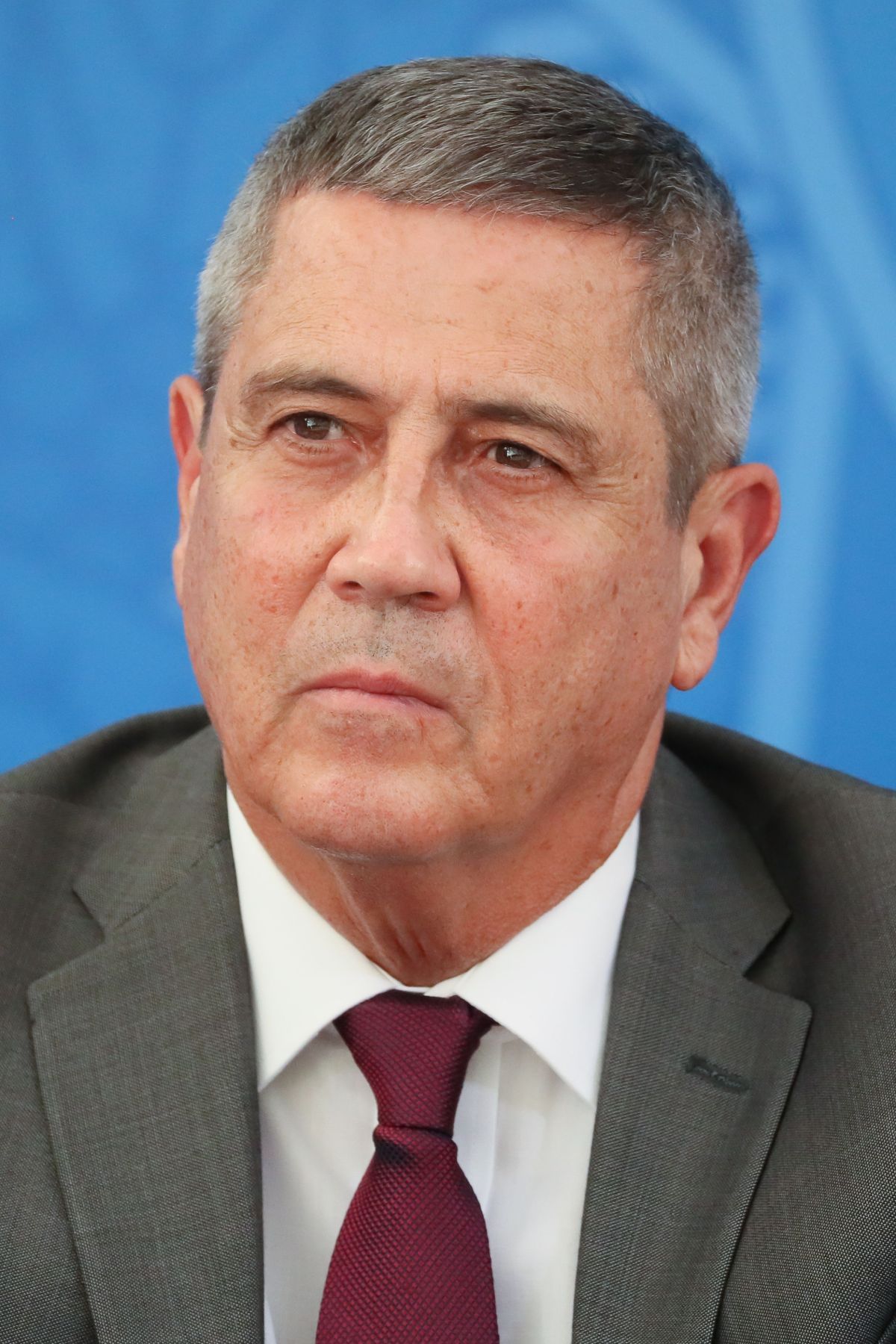 Moraes autoriza depoimento de Braga Netto sobre desvio de armas do Exército
