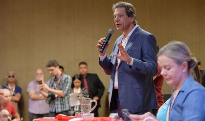 Após aceno de Gleisi, Haddad elogia discurso da nova ministra: "Muito bom"